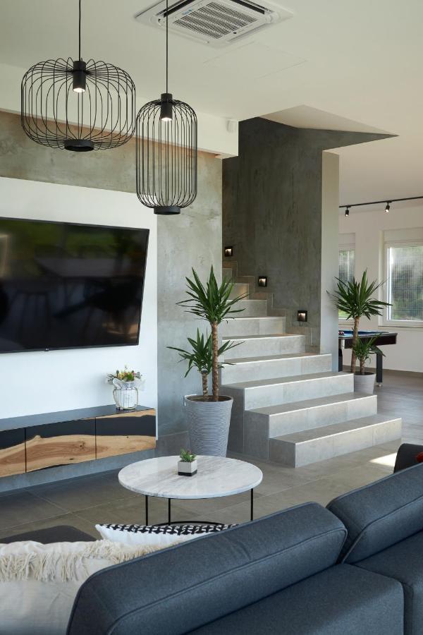 Riverside Pool Villa-סרמסקי קרלובצ'י מראה חיצוני תמונה